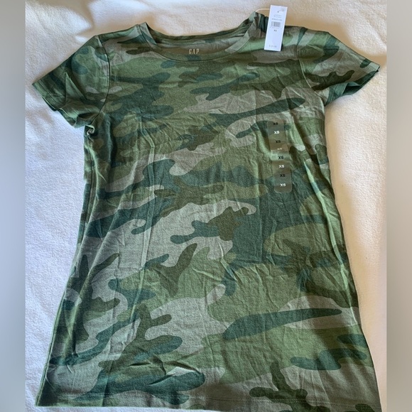 GAP “Favorite T” - Green Camo Print Size XS NEW - Picture 2 of 5